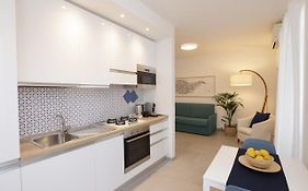 Adamaina - Sea View Apartment With Private Garage