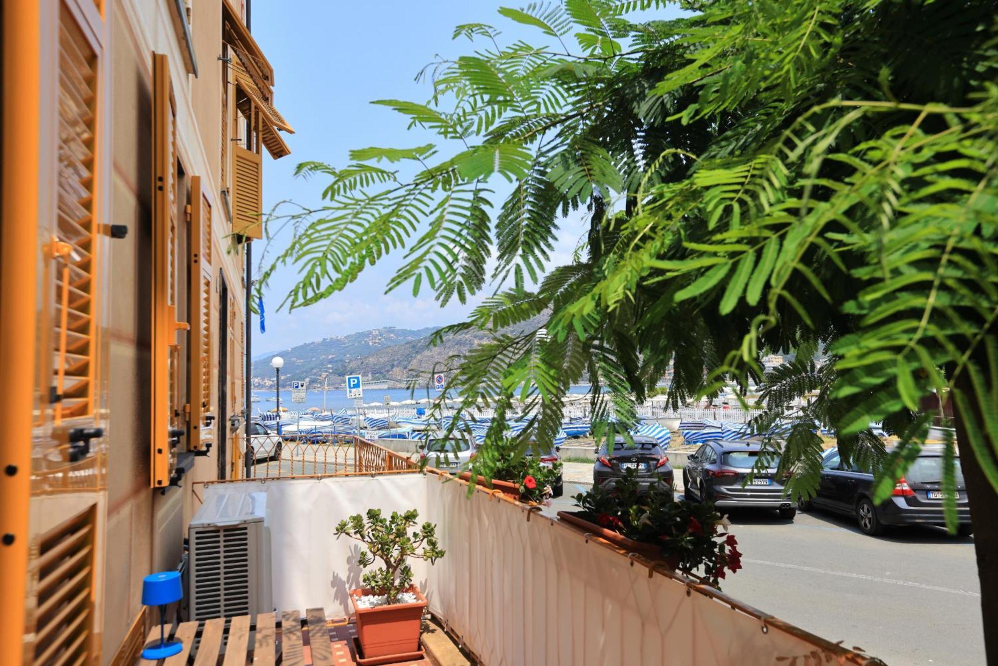 Adamaina - Sea View Apartment With Private Garage Sestri Levante Exterior foto